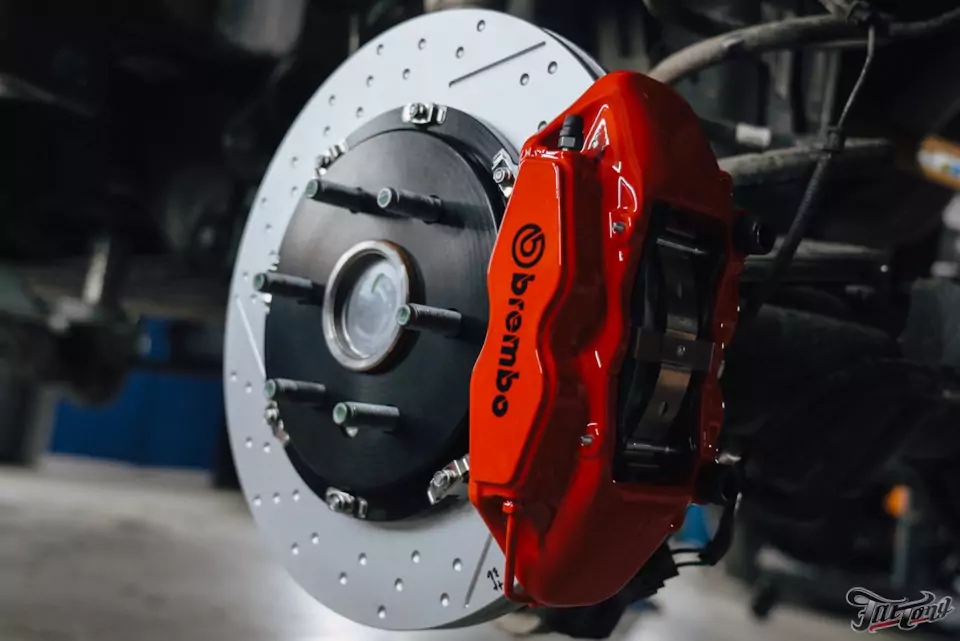 Установка тормозной системы Brembo на RAM TRX